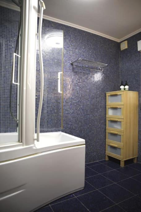 Cozy 3 Bedroom House With 11 Kw Electric Car Charger Hesperange エクステリア 写真